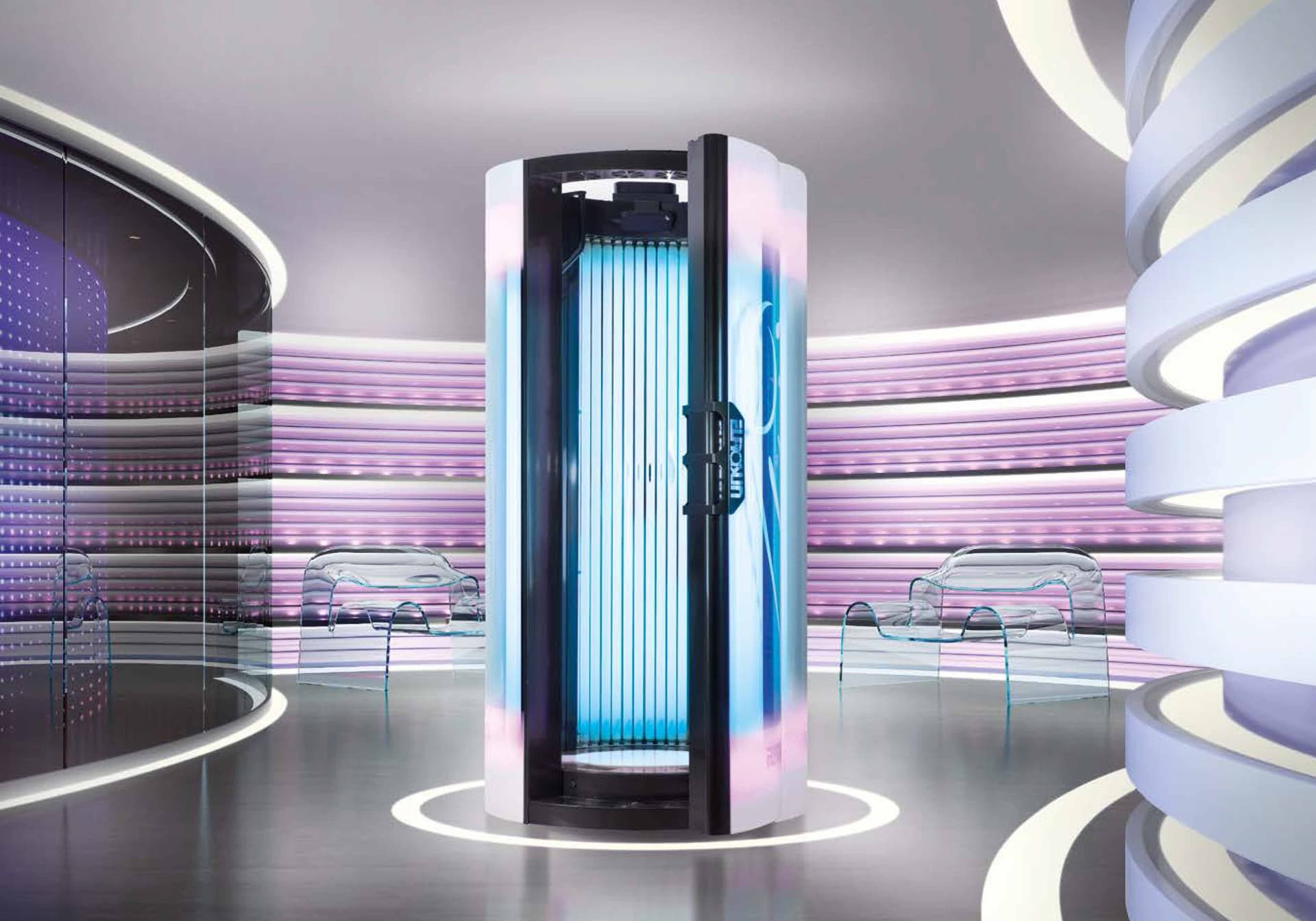 Doccia solare trasparente Shiny: solarium verticale antipanico con tubi luminosi in un ambiente di design