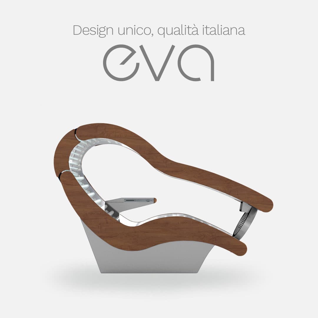Solarium EVA, design unico e qualità italiana: apparecchiatura curva con braccioli in legno su fondo chiaro